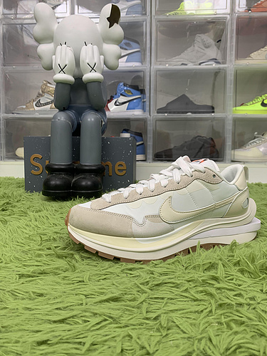 M batch Nike Vaporwaffle sacai Sail Gum DD1875 100
