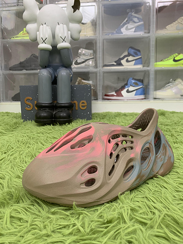 LW Batch Yeezy Foam