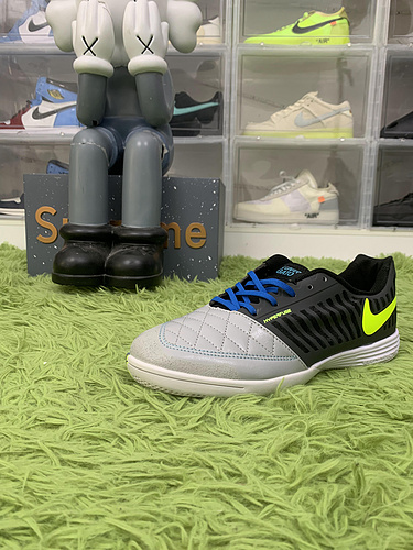 Nike Men&#x27;s Lunar Gato II Indoor Court Football Shoes
