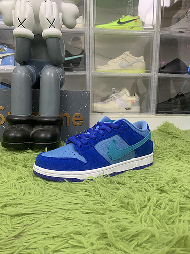 Nike SB Dunk Low Blue Raspberry DM0807-400