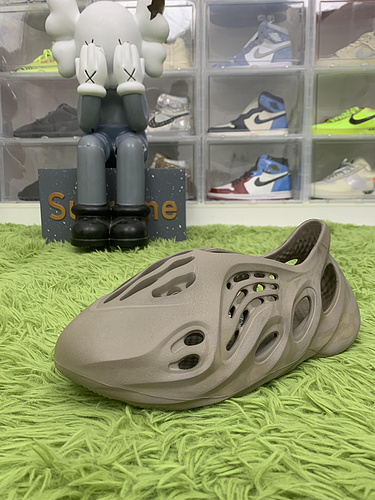 LW Batch Yeezy Foam
