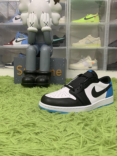 VT batch Jordan 1 Retro Low OG Black Dark Powder Blue CZ0790 104