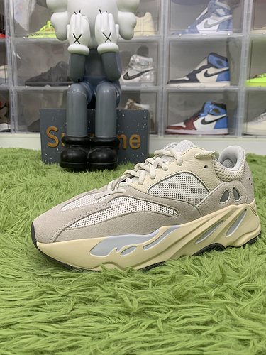 LW Batch adidas Yeezy Boost 700 Analog EG7596