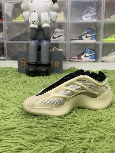 LW Batch adidas Yeezy 700 V3 Azael FW4980