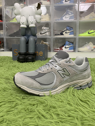 M batch New Balance 2002R Grey ML2002RO