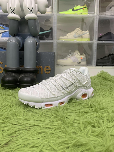 Nike Air Max Plus Utility Safety Orange Pure Platinum FJ4232-100