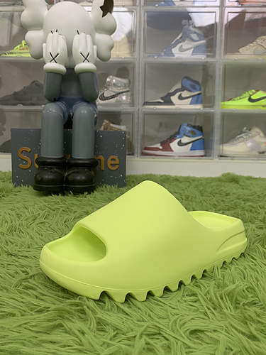 LW Batch adidas Yeezy Slide Glow Green GX6138