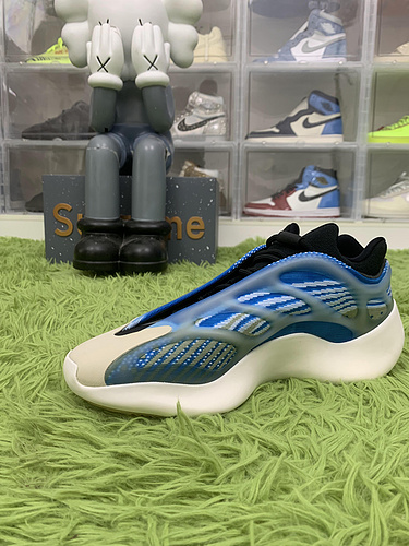 LW Batch adidas Yeezy 700 V3 Arzareth G54850