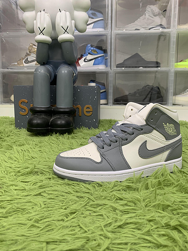 DT batch Jordan 1 Mid Stealth BQ6472 115