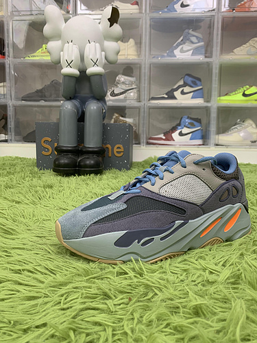 LW Batch adidas Yeezy Boost 700 Carbon Blue FW2498