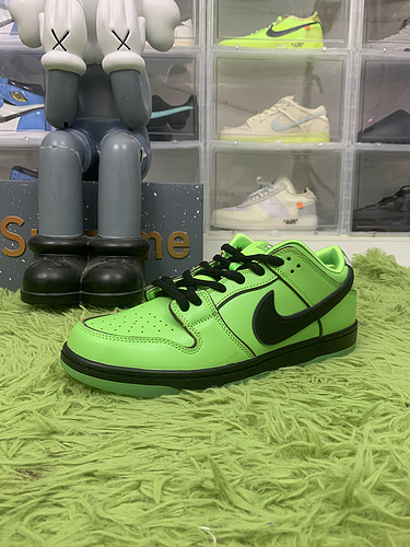 Nike The Powerpuff Girls x Dunk Low Pro SB QS &#x27;Buttercup&#x27;
